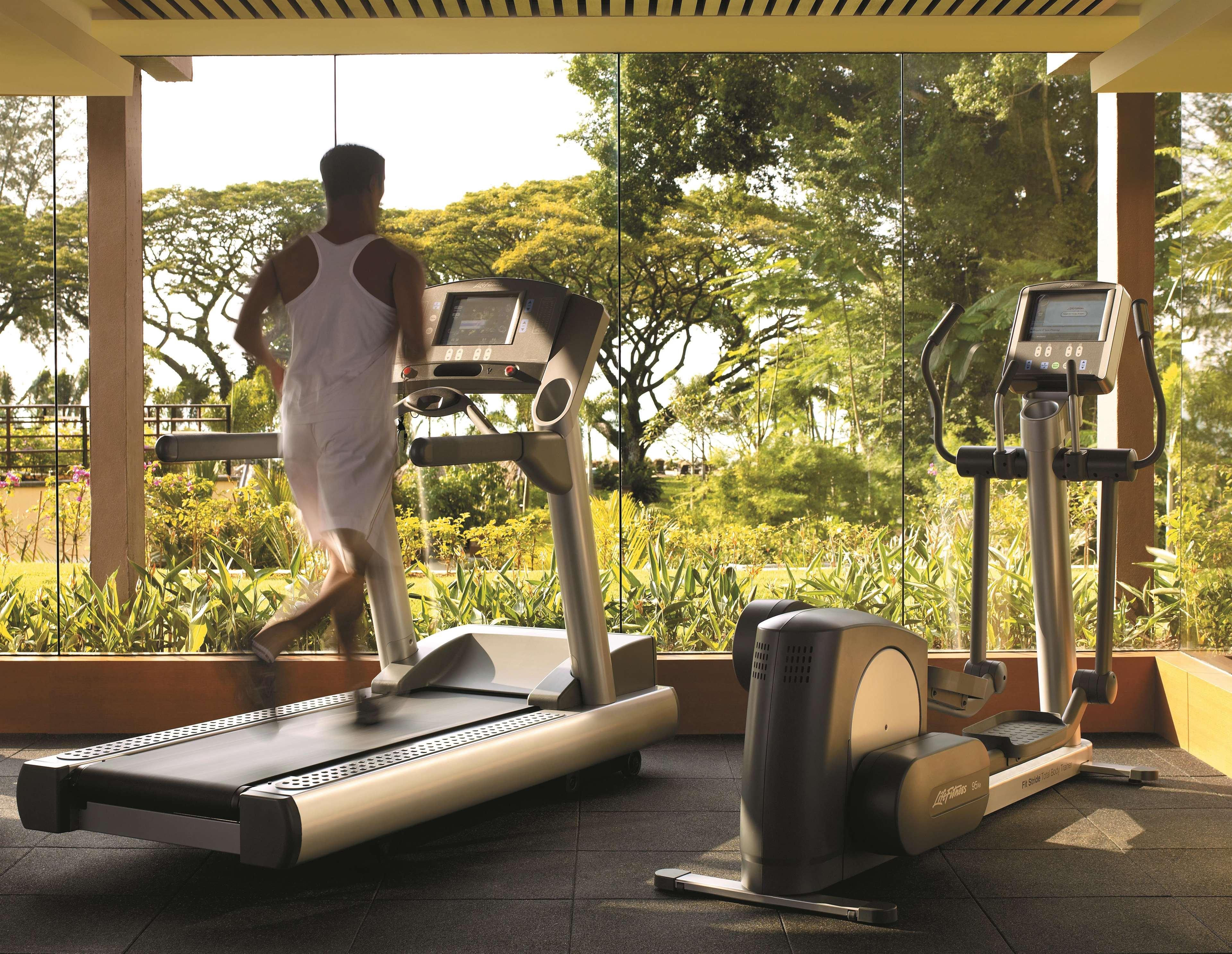 Shangri-La Rasa Sayang, Penang Batu Ferringhi Exterior foto A treadmill